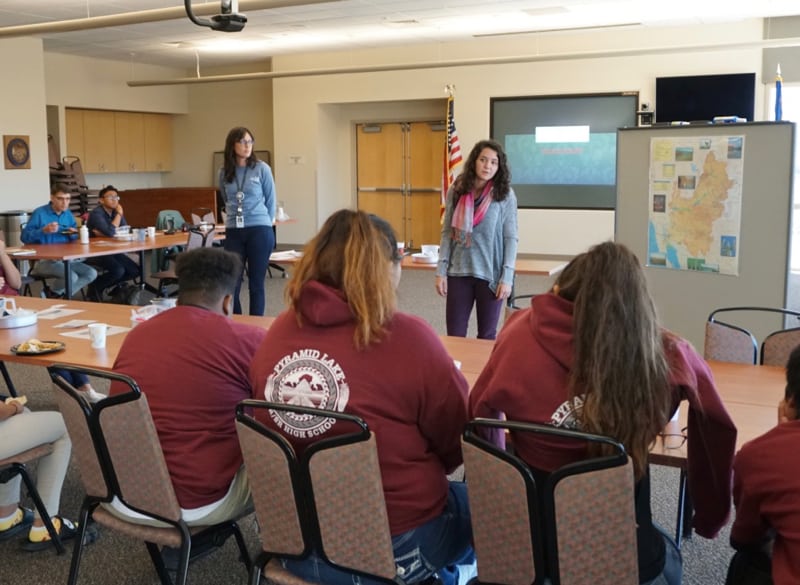DRI Science Alive team members Brooke Stathis and Chelsea Ontiveros lead an activity at DRI Youth Day. October 2018. Credit: NWAL/DRI.